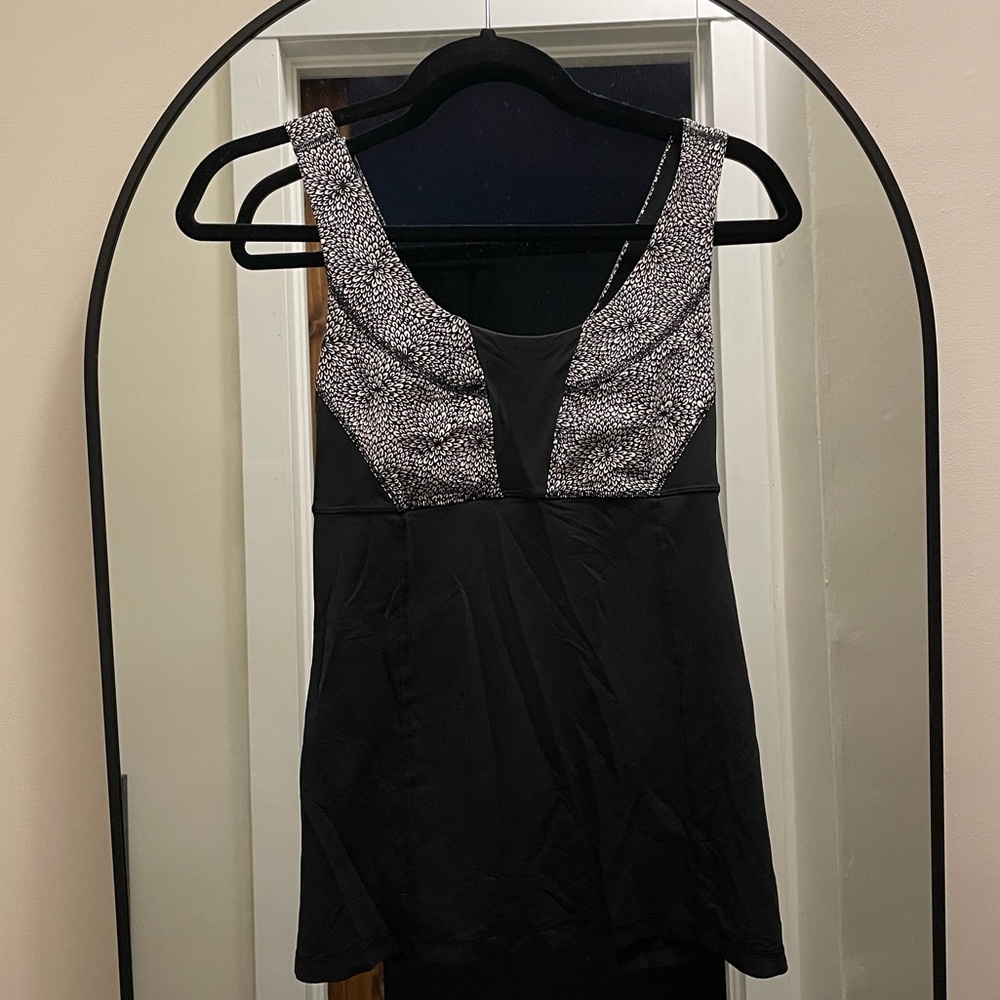 Lululemon tank